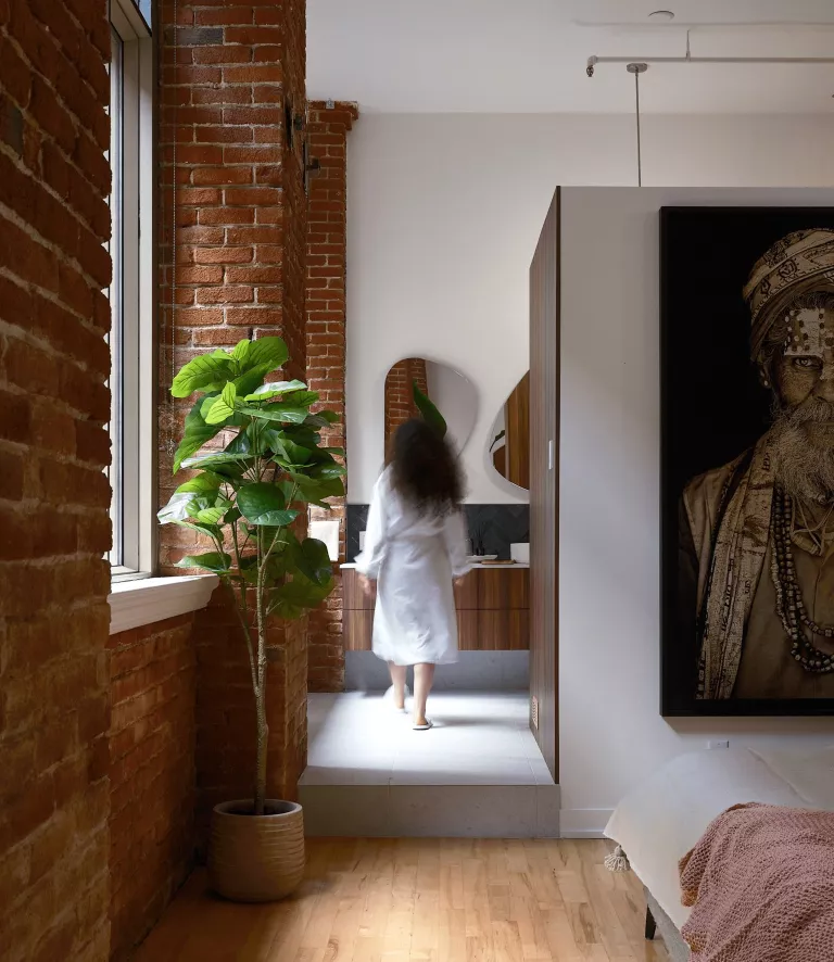 chambre des maitres mur de brique montreal