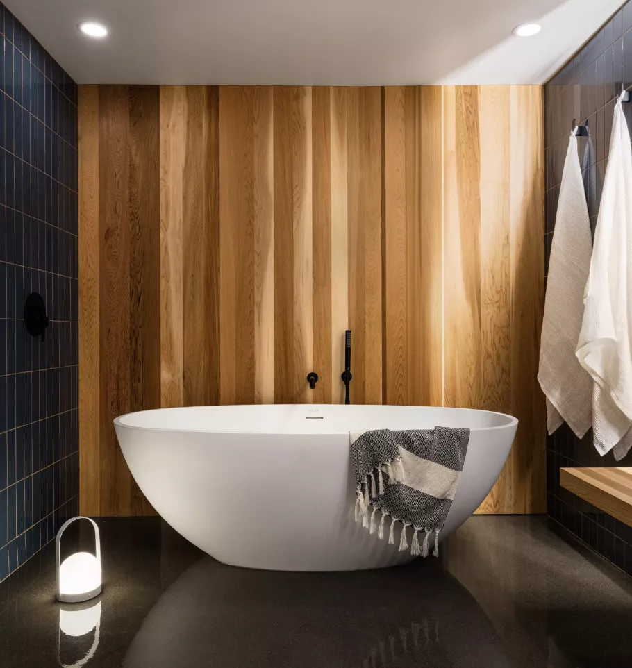 salle de bain bain autoportant bois bleu
