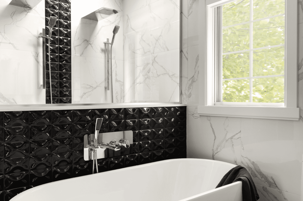 salle de bain ceramoque texturee noire